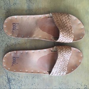 Tan Beek all-leather slides with woven upper